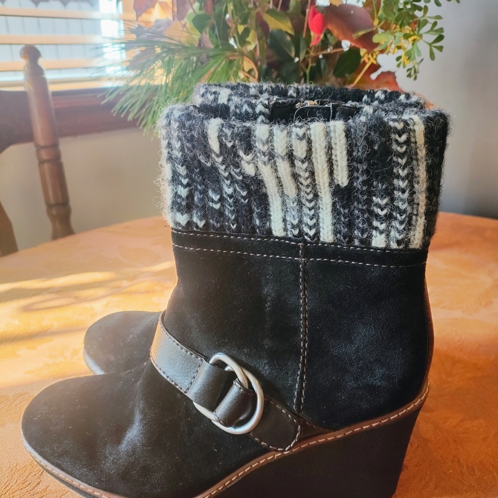 Stylish Black Suede Ankle Boots with Knit Cuff